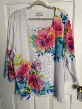 NWT- Alfred Dunner White Floral Lace-Panel Scoop Neck Tunic